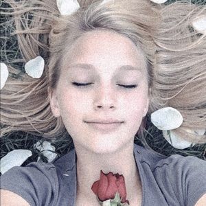 Meet your Posher, Avery